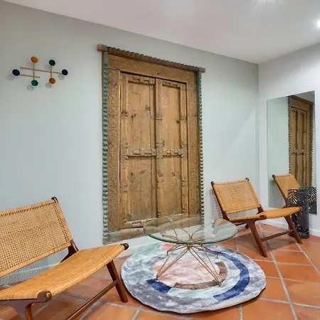 Apartment Urbanflat 161 - Spacious Rue De Paradis Paris