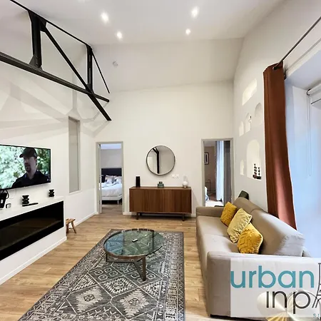 Urbanflat 161 - Spacious Rue De Paradis Apartment