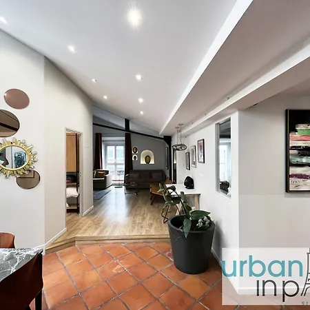 Urbanflat 161 - Spacious Rue De Paradis Apartment