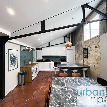 Urbanflat 161 - Spacious Rue De Paradis Apartment